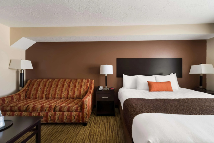 Best Western Plus Landmark Hotel