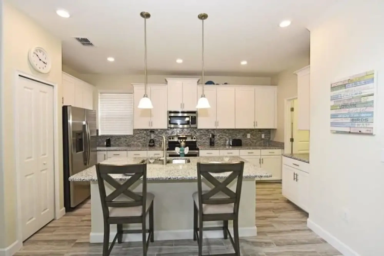 5 Bedrooms Family Cottage