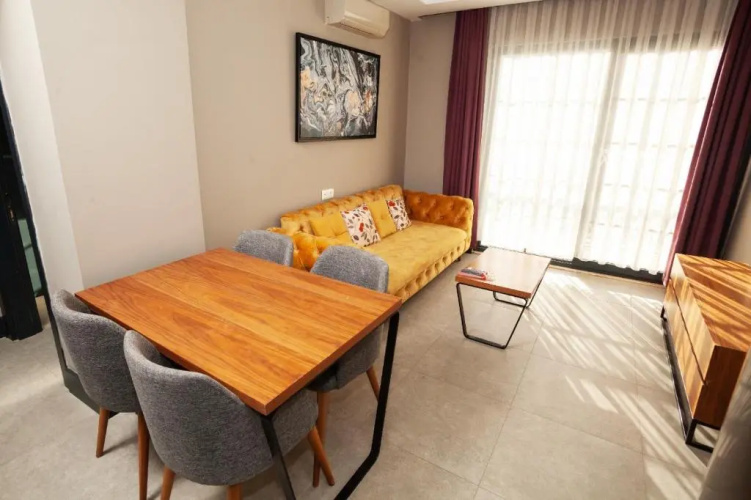 1 Room, Luxury shared pool apartment