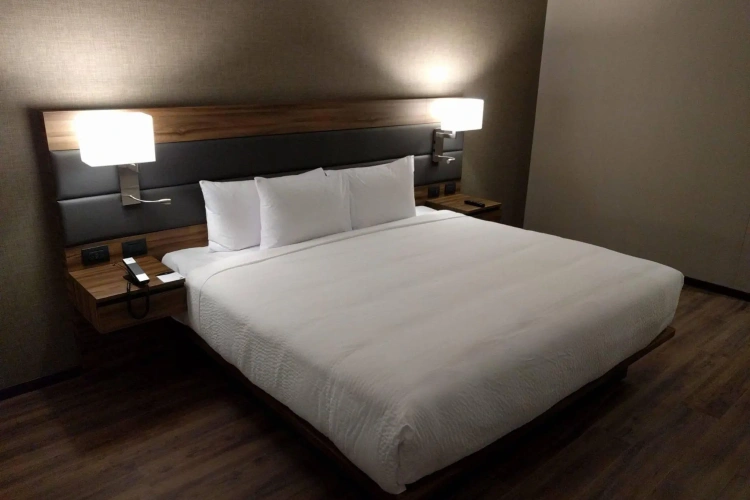 Standard Double room with city view