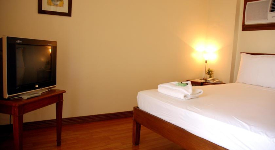 Isabelle Royale Hotel & Suites