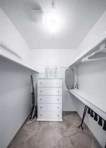 1 Bedroom Apartment with balcony