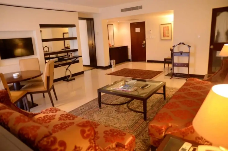 Deluxe Double Club Suite