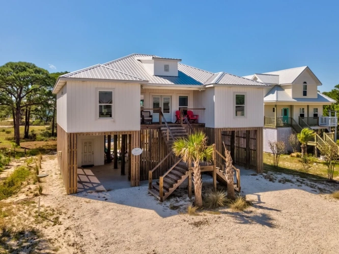 4 Bedrooms Cottage