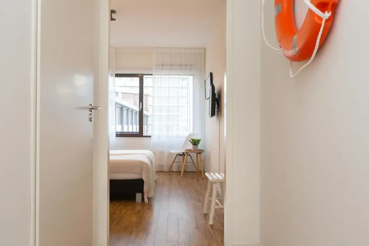 Apartment in Den Haag With Balcony