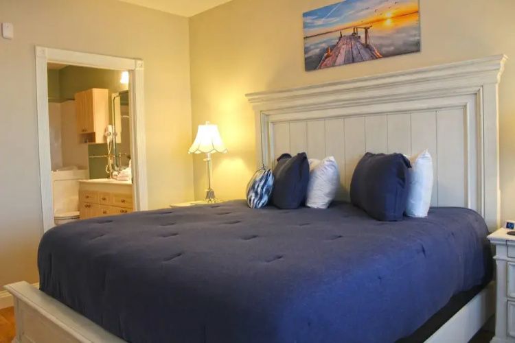 Professionally Cleaned & Sanitized Condo in MB