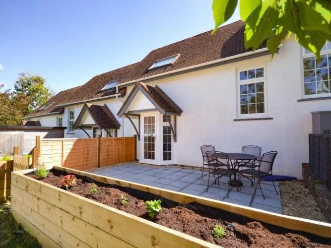 2 Bedrooms Cottage