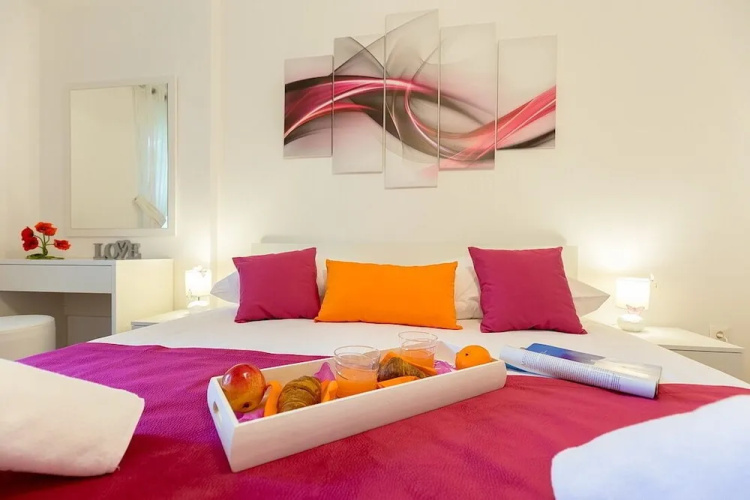 Leona & Borna Central Suites