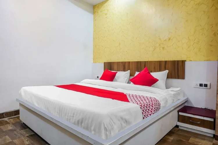 Cee Rock by OYO Rooms
