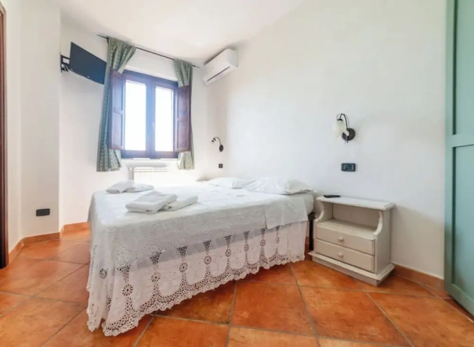 Economy room