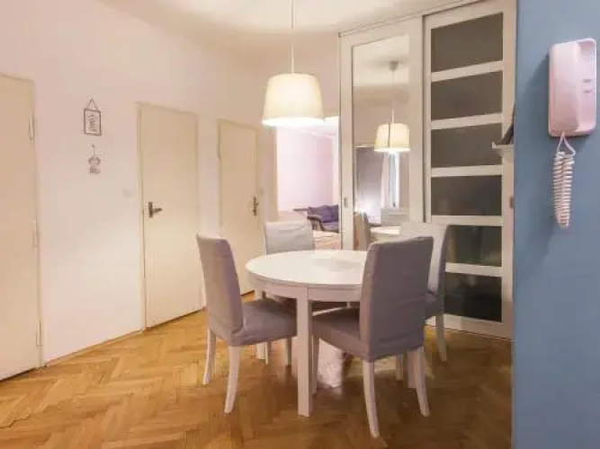 Modern Central Apartment Dlouhá