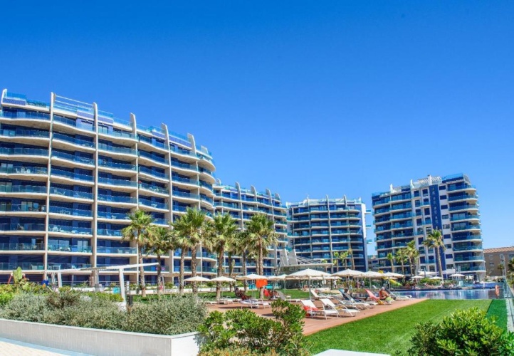 Apartment with sea view
