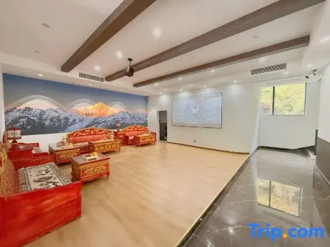 Heishui Gaduo Manor Homestay