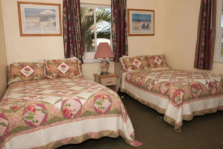 Manta Ray Inn