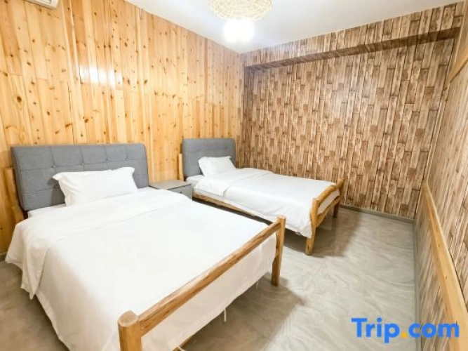 3 Bedrooms Grand Family Suite with balcony