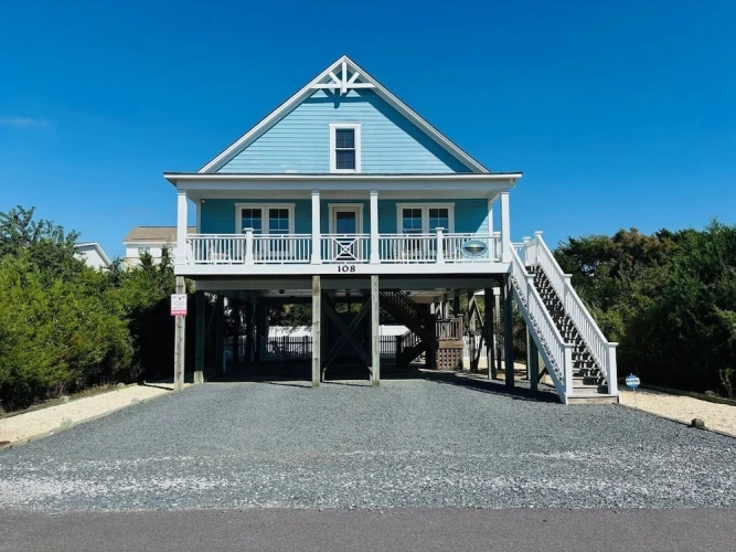 4 Bedrooms Cottage