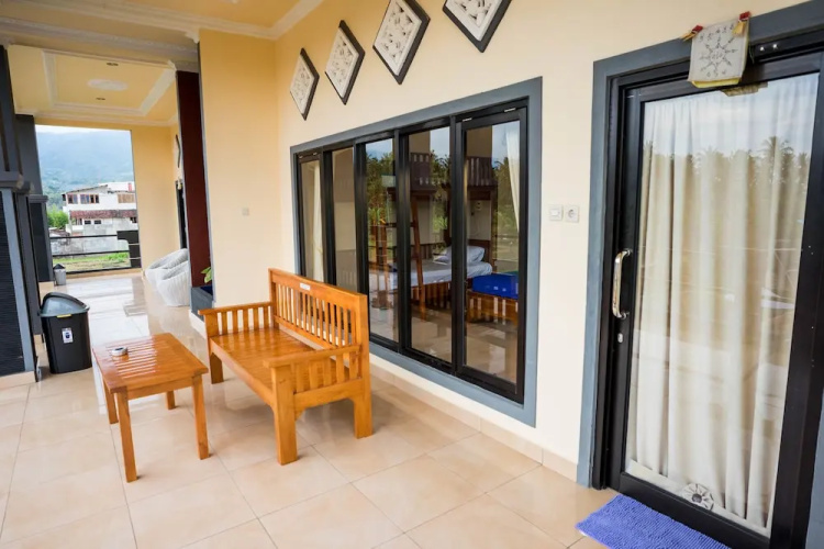 Summer Guesthouse