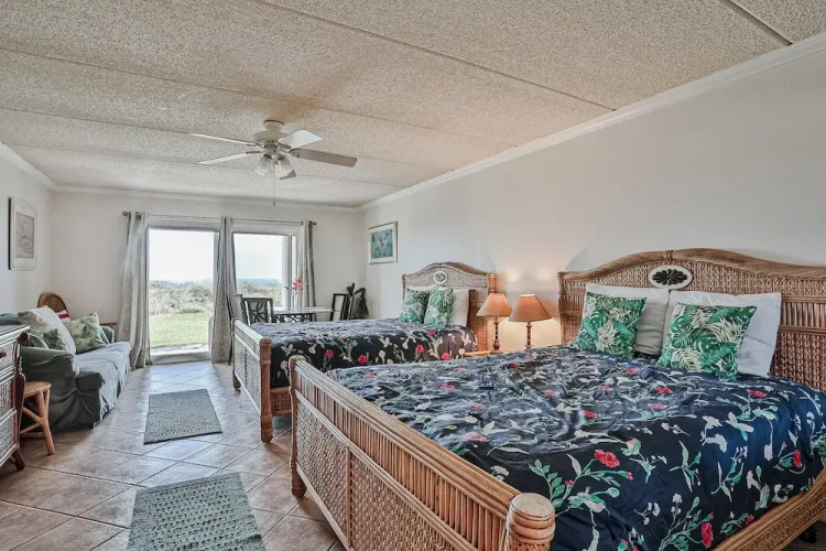 Oceanfront Townhouse With Shared Pools, Ocean View, Wifi, W/d, and Central AC