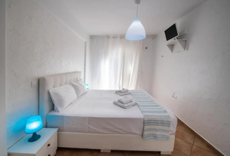 Salt & Blue Rooms
