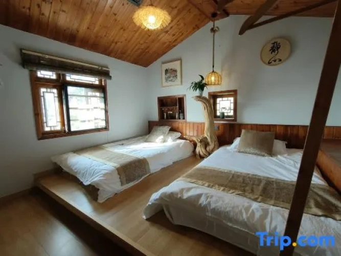 Deluxe Double Suite with balcony and with view