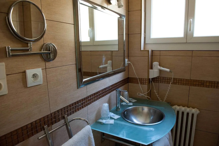Hotel Restaurant  Rive Gauche