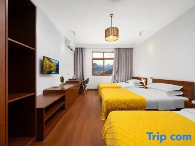 Standard Triple room