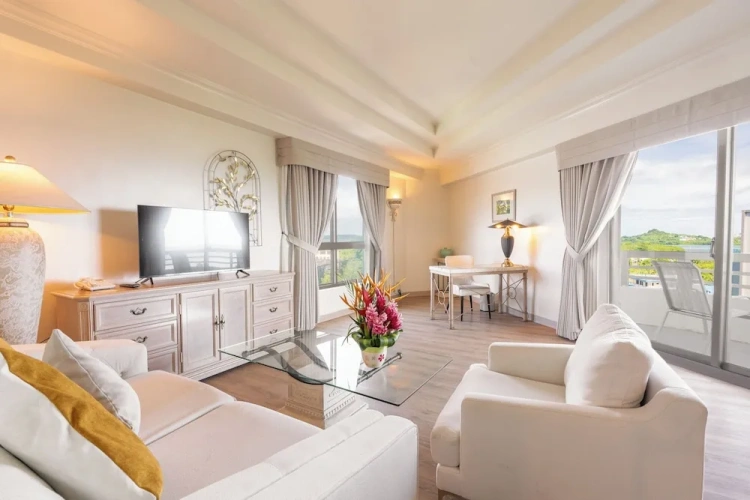 Executive Double Suite with balcony and with bay view