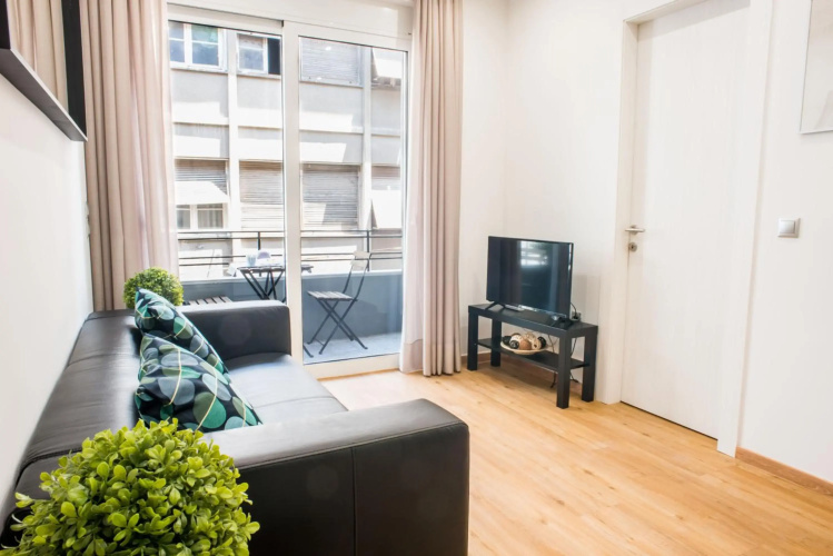 A22 Irresistible modern flat with balcony@centre