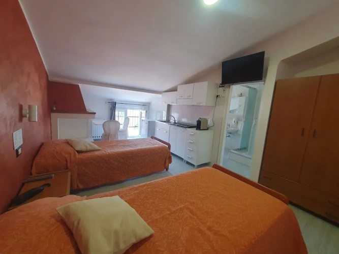Standard Twin room with balcony