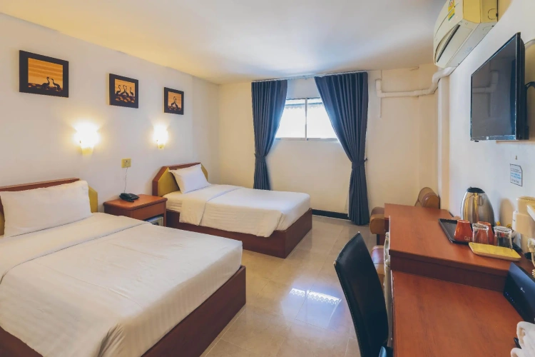 Standard Twin room