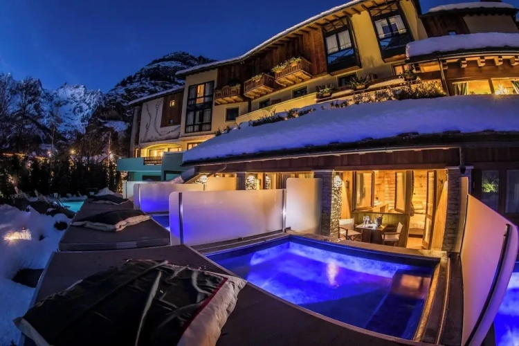 Executive Double room with balcony and with mountain view