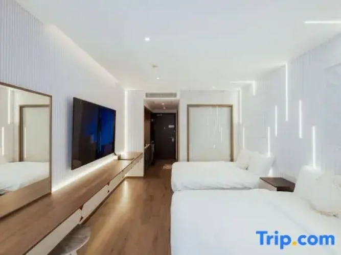 Double Suite with partial ocean view