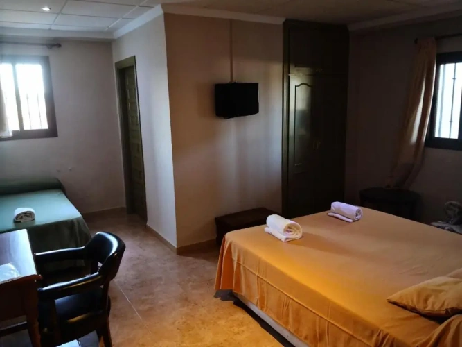 Standard Triple room