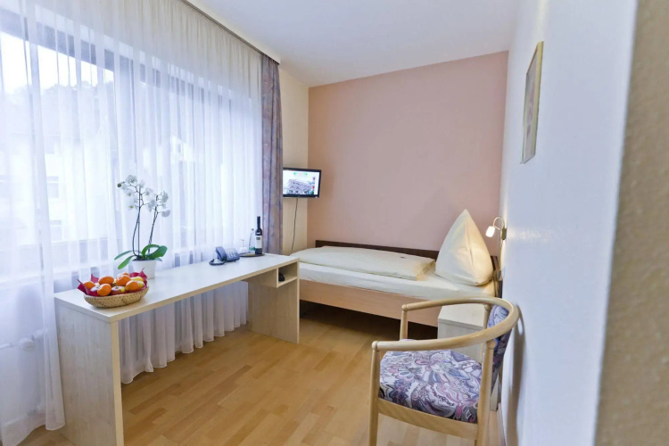 Allee Hotel Leidinger