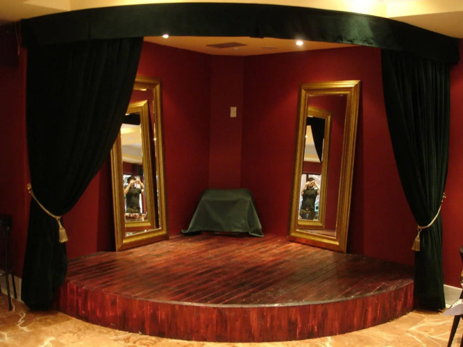 Revolutum Hostel