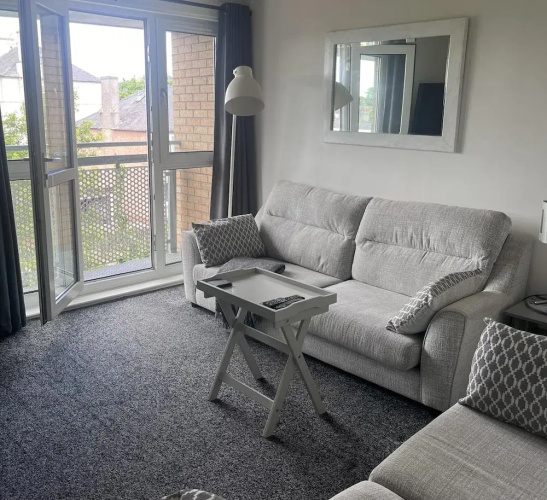 2 Bed Flat - Sleeps 4 - Pets - Parking - Wifi