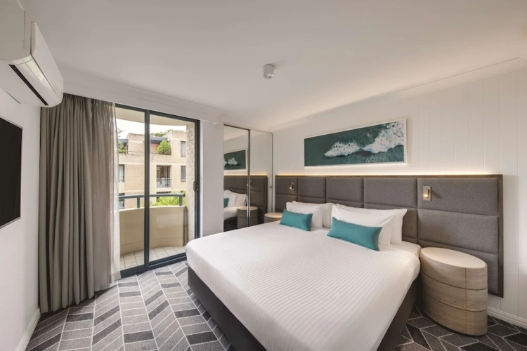 2 Bedrooms Quadruple Apartment
