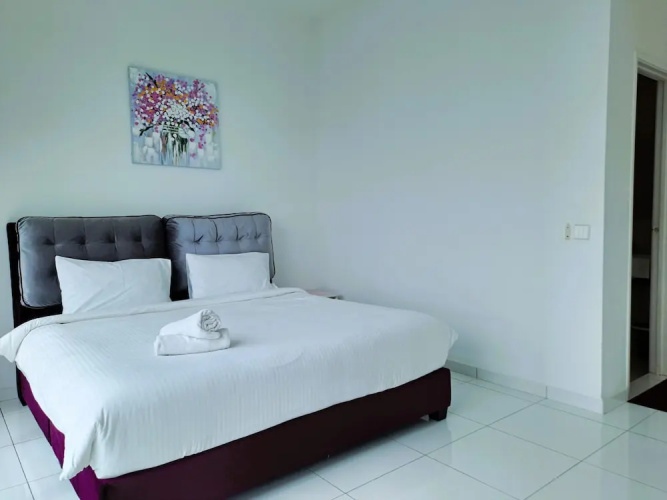 JB Bukit Indah Skyloft Suites