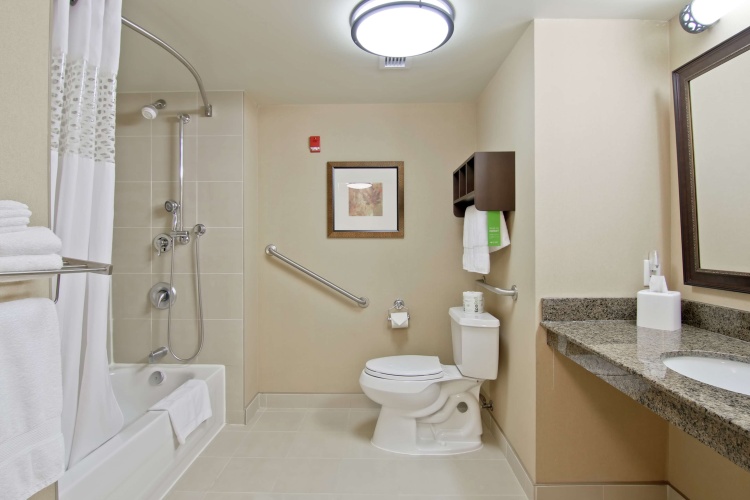 Hampton Inn by Hilton North Bay photo 9