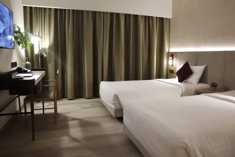 Premier Twin room