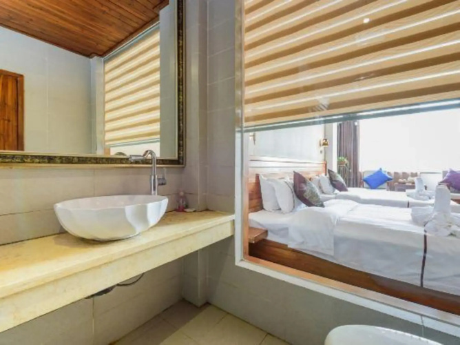 Pu'er Plum Lakeside Hotel