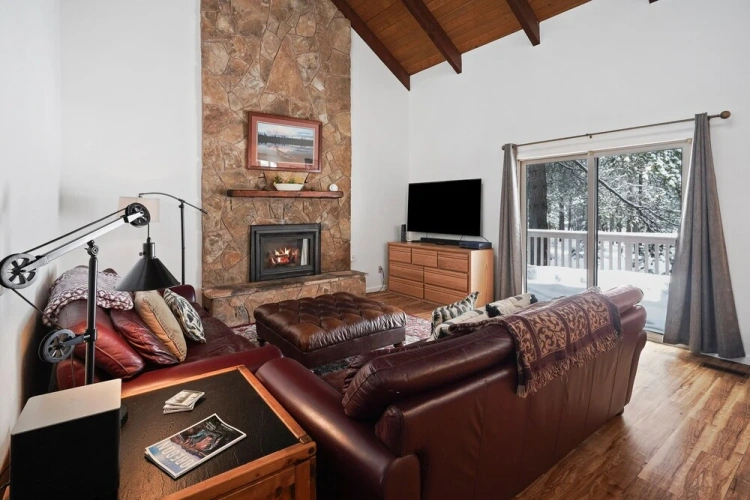 3 Bedrooms Cottage