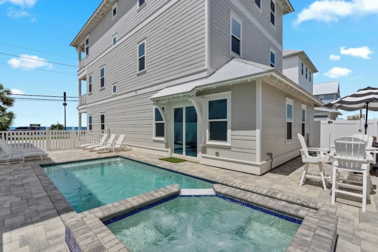 6 Bedrooms Cottage