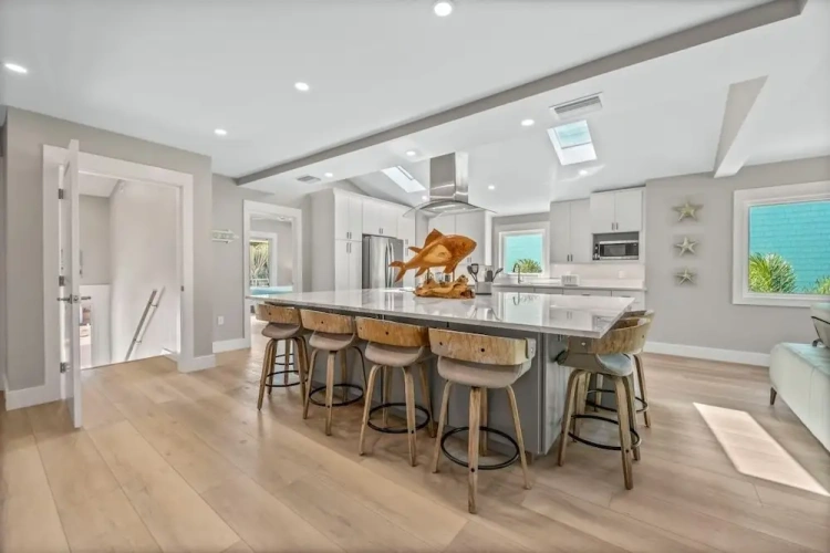 4 Bedrooms Cottage