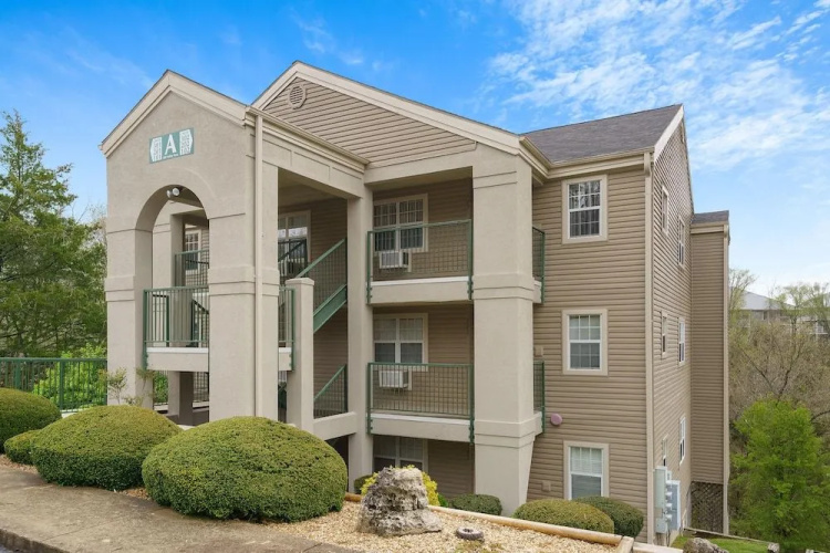 Valley View Retreat - Holiday Hills Branson - Golf Resort -Outdoor Pools - Missouri