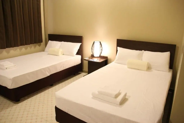 Standard Triple room