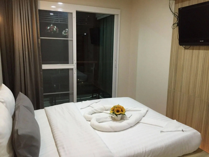 D Box Hostel