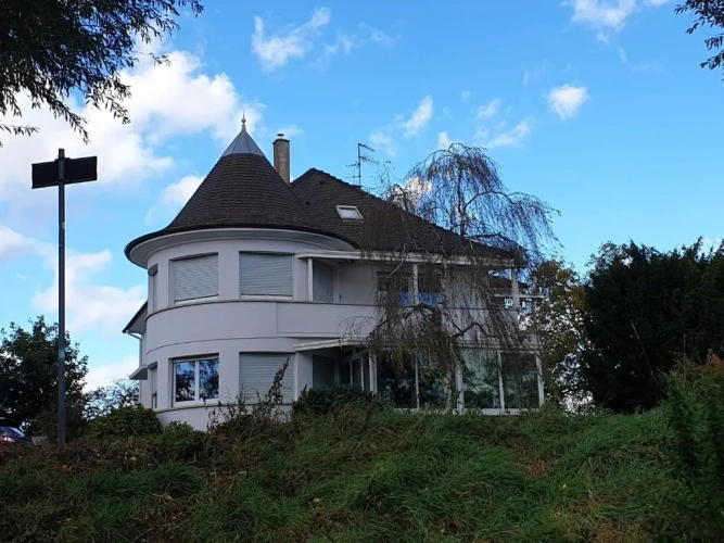 3 Bedrooms Cottage