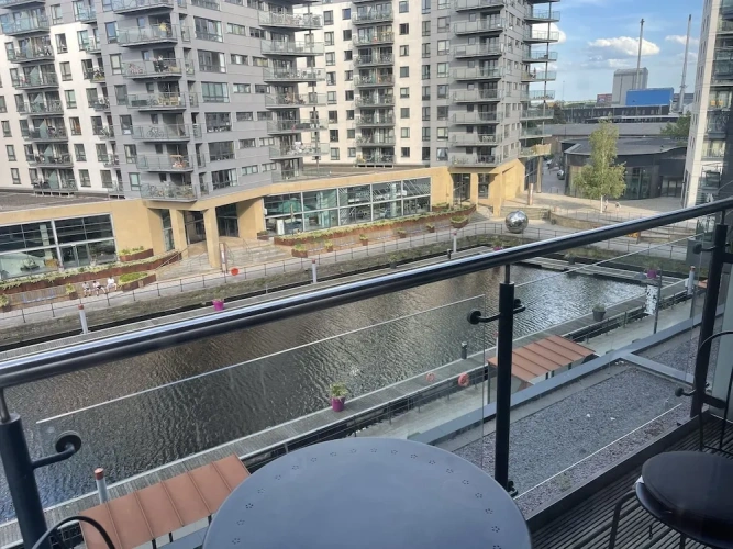 Deluxe Apartment with canal view