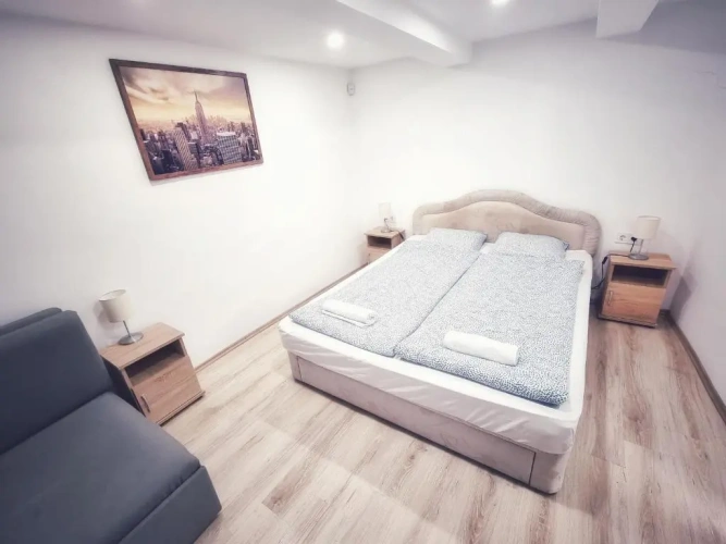2 Bedrooms Apartment